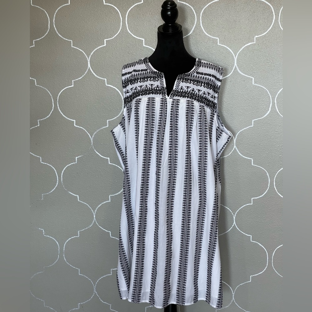 🏷️ New Directions Sleeveless Sack Dress